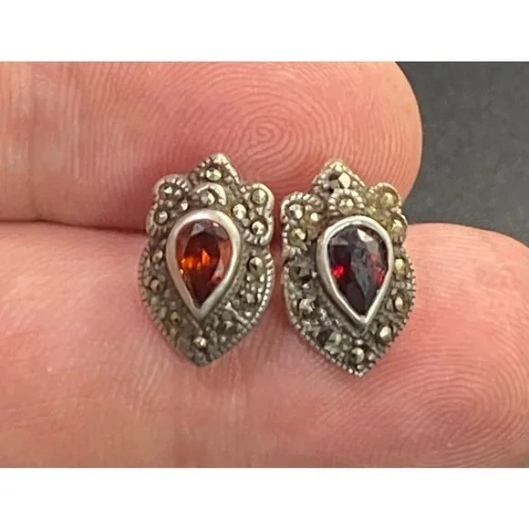 Vintage 925 Marcasite & Garnet Earrings Teardrop Cab Stud Pierced - Picture 6 of 7